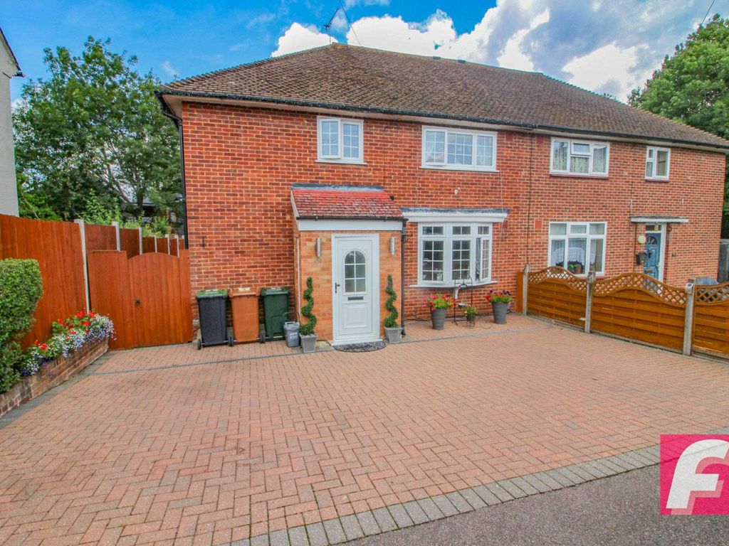 3 bed semidetached house for sale in Ellesborough Close, South Oxhey WD19 Zoopla