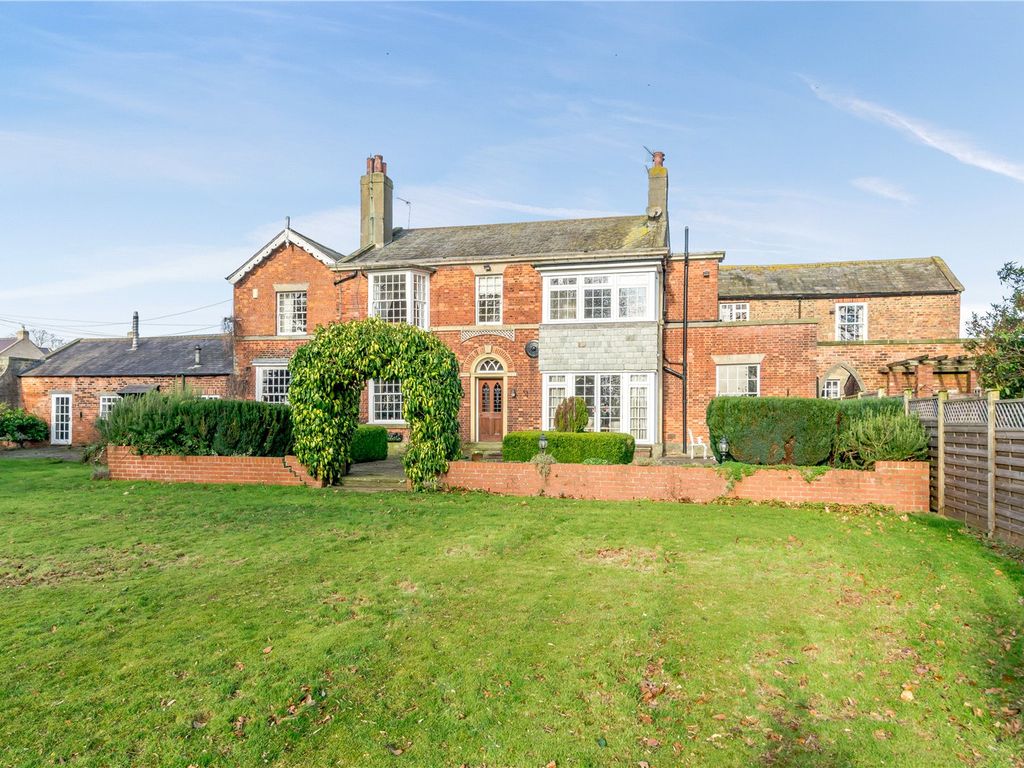 6 bed detached house for sale in Thornton, Harrogate, North
