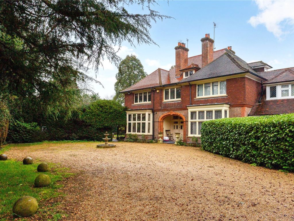 4 bed detached house for sale in Chenies Road, Chorleywood