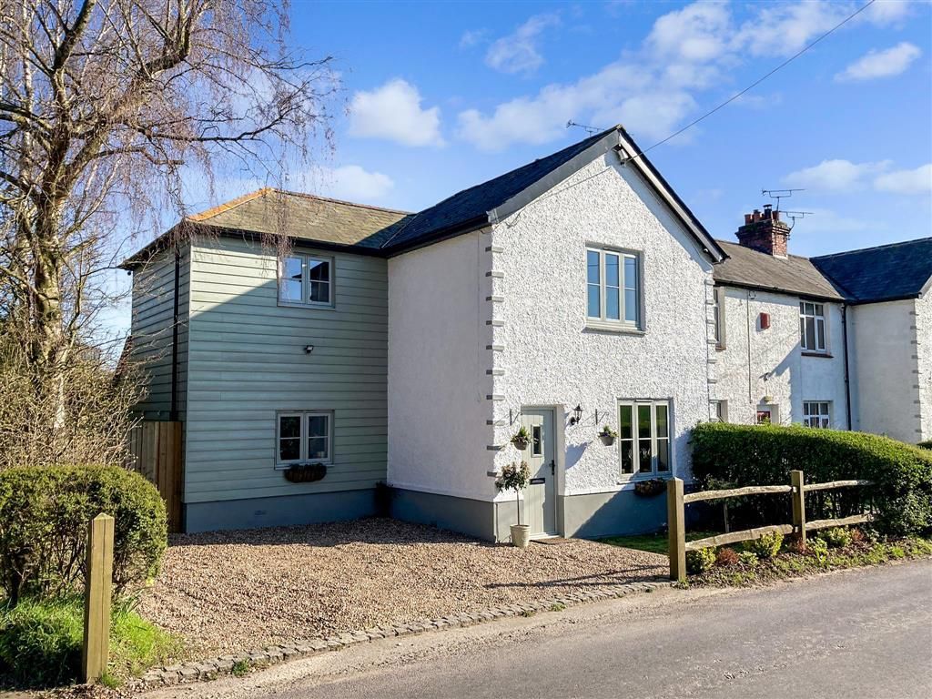 3 bed cottage for sale in Forstal Road, Lenham, Maidstone, Kent ME17