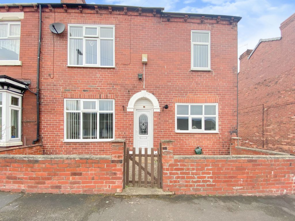3 bed semidetached house for sale in Moorhouse View, South Elmsall