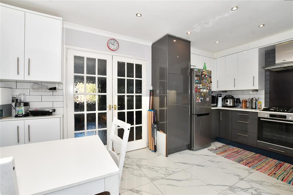 3 bed end terrace house for sale in Courtwood Lane, Forestdale, Croydon