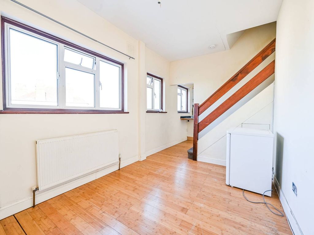 2 bed flat to rent in Hazelbank Road, Catford, London SE6 Zoopla