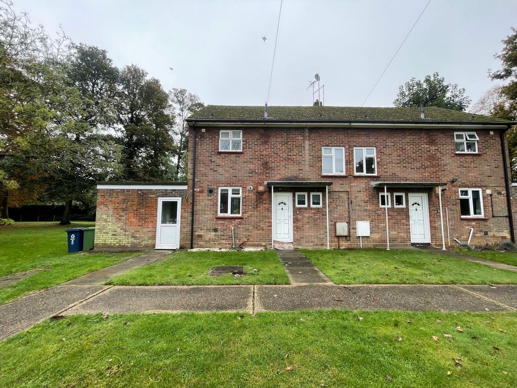 2 bed semidetached house to rent in Manchester Road, Brampton PE28, £