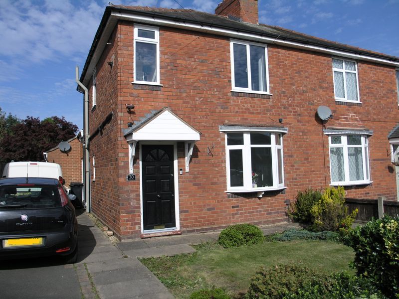 3 bed semidetached house for sale in Clent View Road, Halesowen B63, £