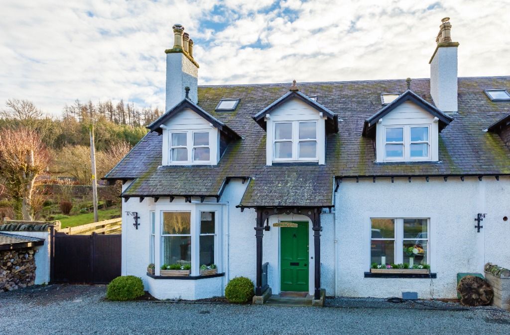 4 bed semidetached house to rent in Edderston Road, Peebles EH45, £