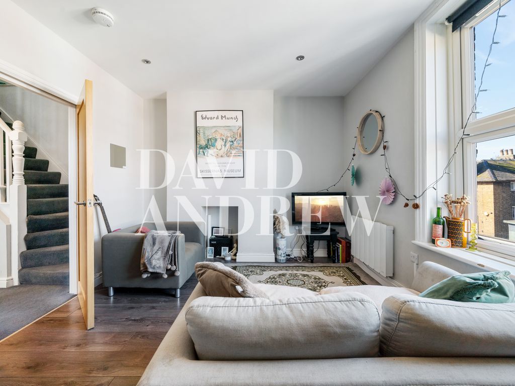 2 bed flat to rent in Mount Pleasant Crescent, London N4, £2,250 pcm