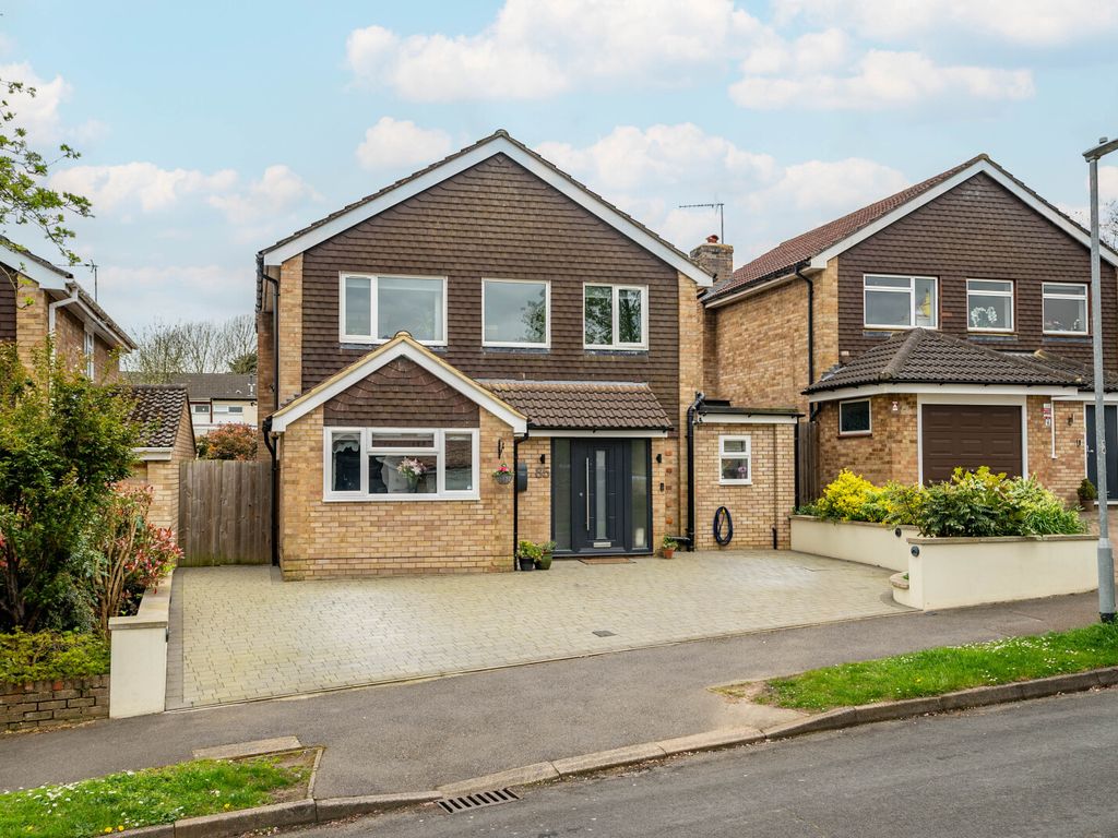 4 bed detached house for sale in Windmill Avenue, St. Albans