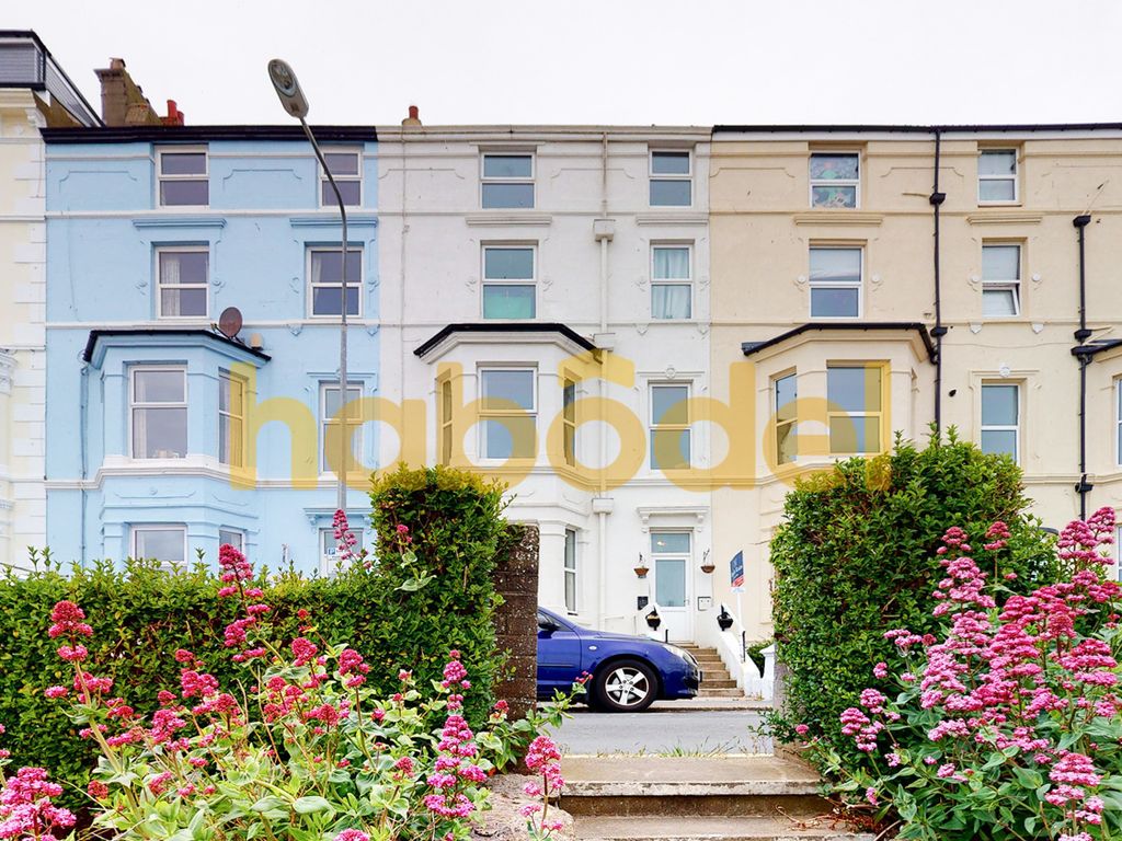 1 bed flat to rent in Bright Crescent, Bridlington YO15, £625 pcm Zoopla