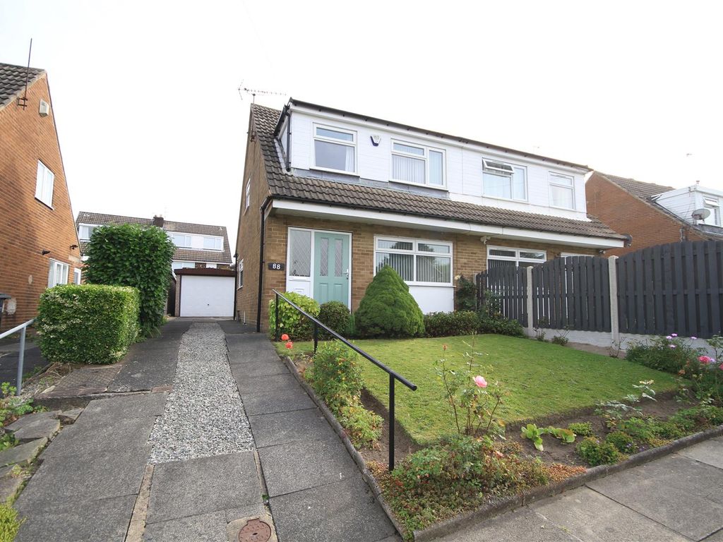 3 bed semidetached house for sale in Sunningdale, Bradford BD8, £