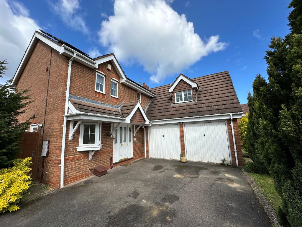 5 bed detached house for sale in Dixon Road, Kingsthorpe, Northampton