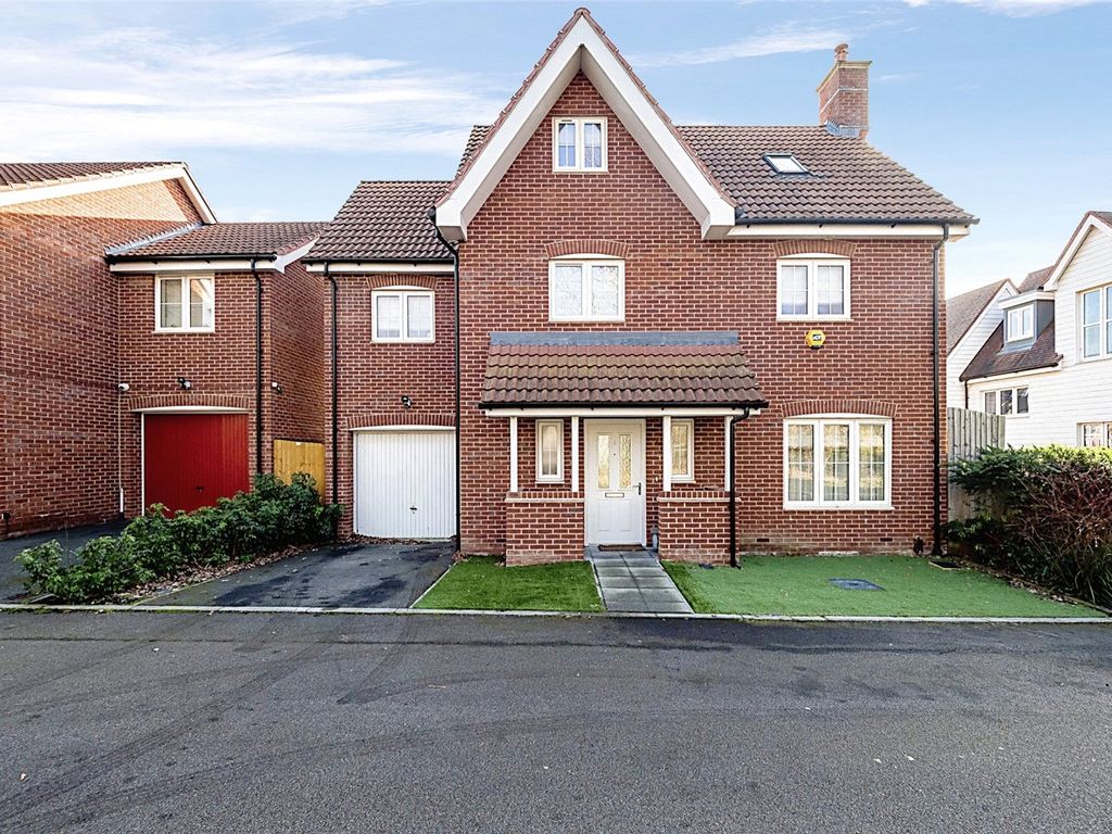 5 bed detached house for sale in Birnam Crescent, Chigwell IG7 Zoopla