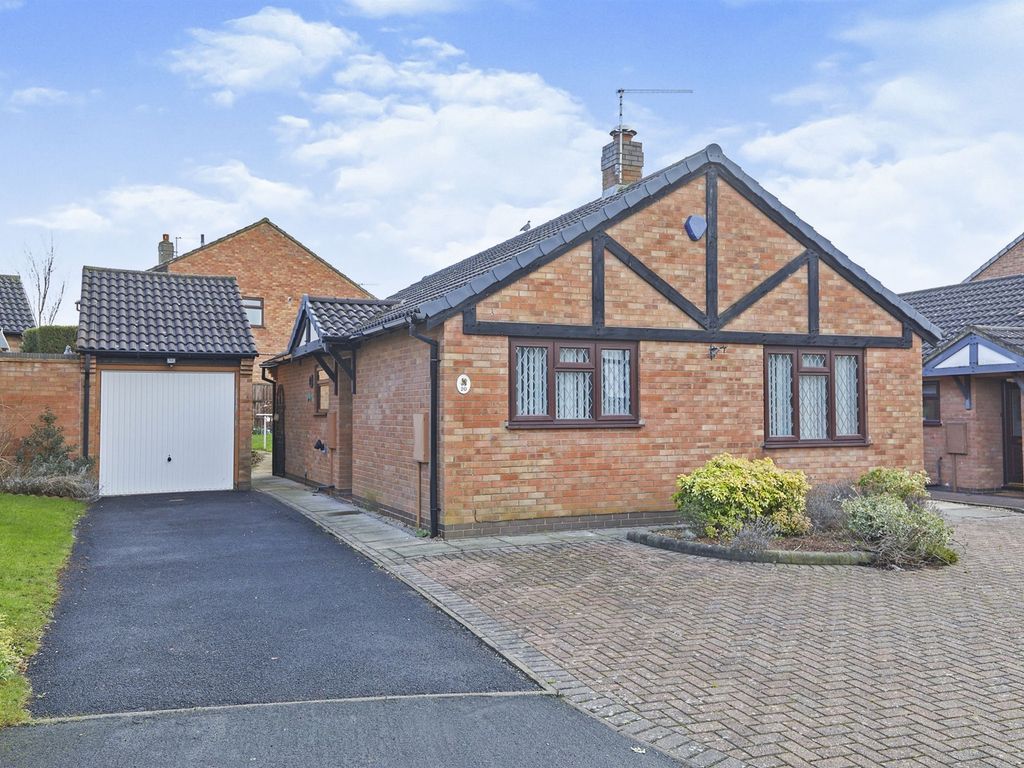 2 bed detached bungalow for sale in The Belfry, Stretton, BurtonOn