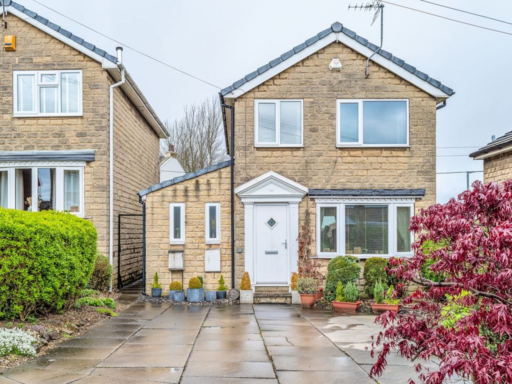 3 bed detached house for sale in Moorside Vale, Drighlington, Bradford