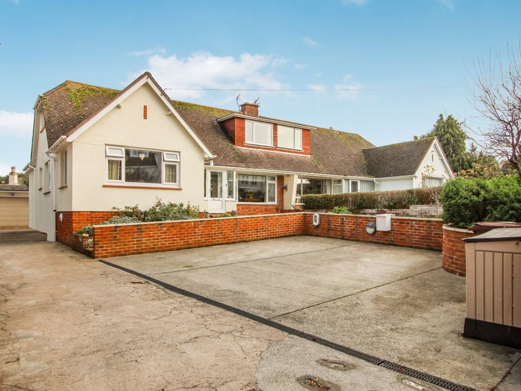 3 bed semidetached bungalow for sale in St Andrews Road, Roundham