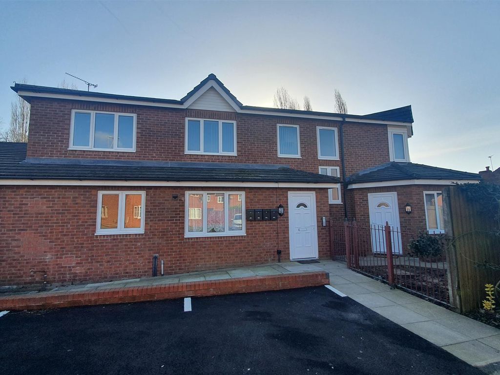 1 bed flat to rent in Ford House, 2A Mount Pleasant, Crewe, Cheshire