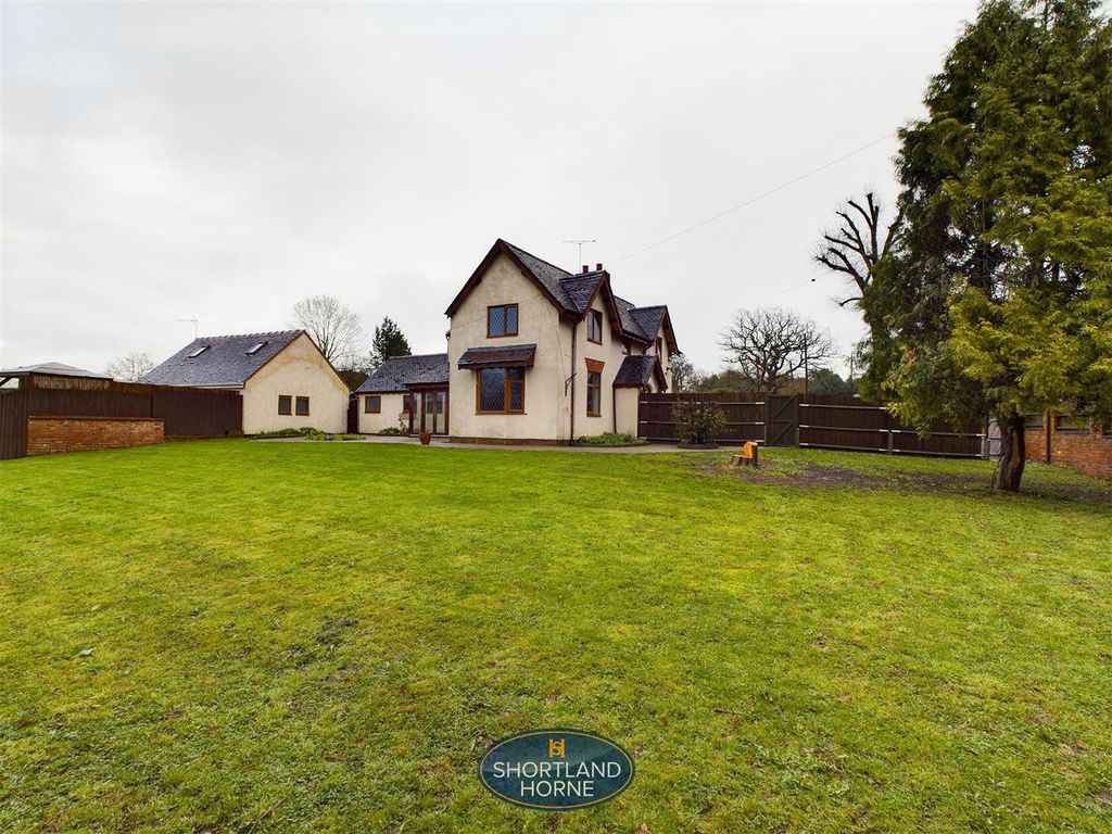 3 bed detached house to rent in Hawkes Mill Lane, Allesley, Coventry