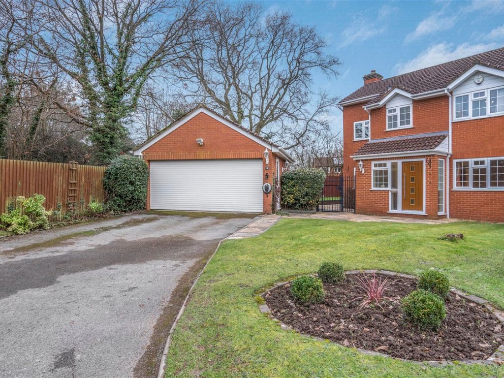 4 bed detached house for sale in Harvington Drive, Shirley, Solihull