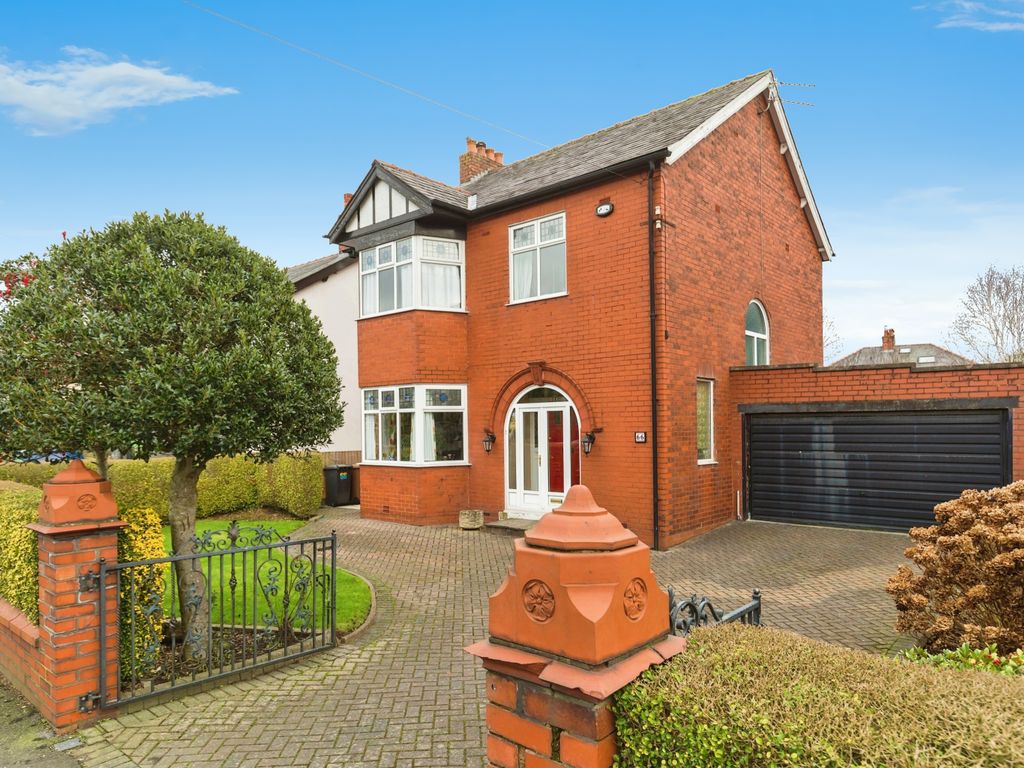 3 bed detached house for sale in Black Bull Lane, Preston PR2, £375,000