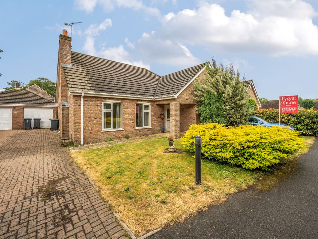 3 bed bungalow for sale in Perry Court, Bracebridge Heath, Lincoln LN4