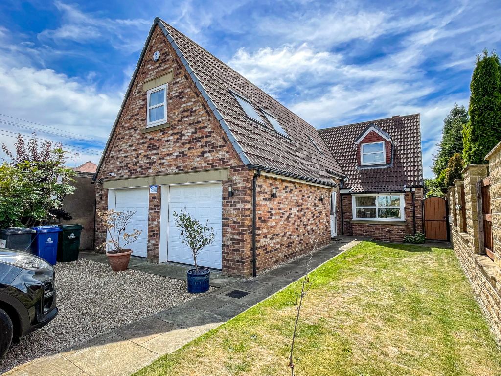 4 bed detached house for sale in Green Lane, Scawsby, Doncaster DN5