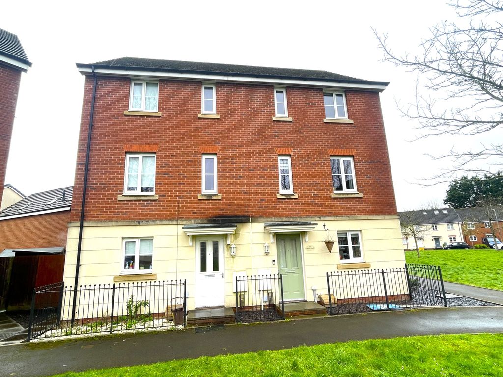 4 bed semidetached house to rent in Ffordd Nowell, Penylan, Cardiff
