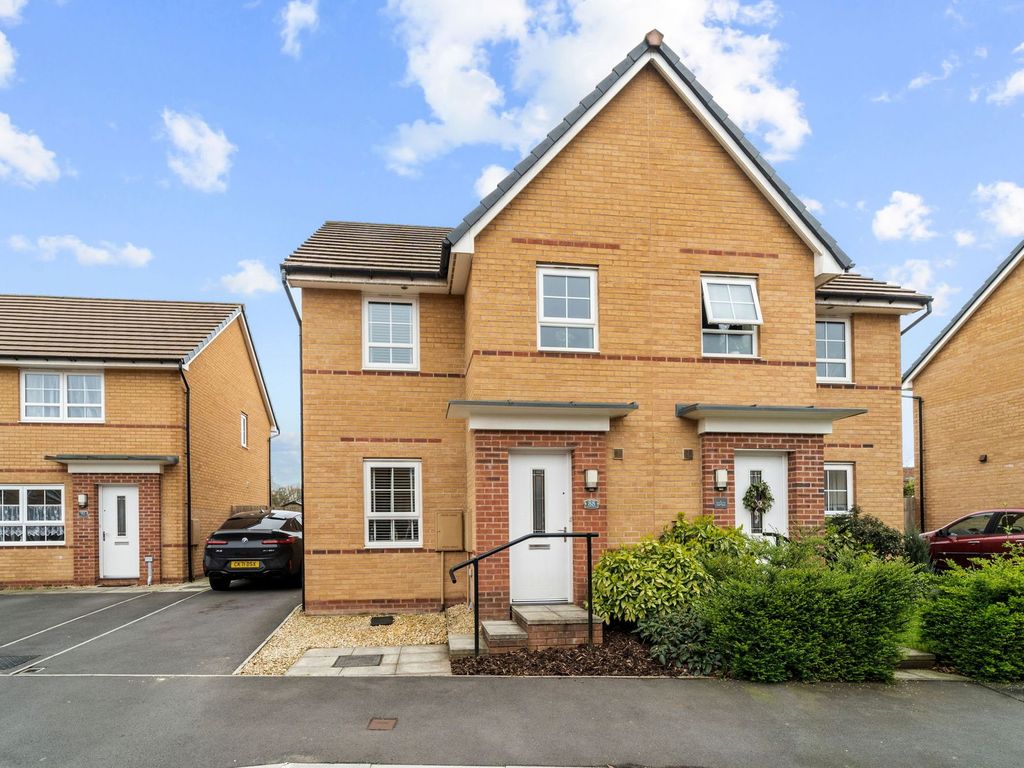 3 bed semidetached house for sale in James Prosser Way, Llantarnam