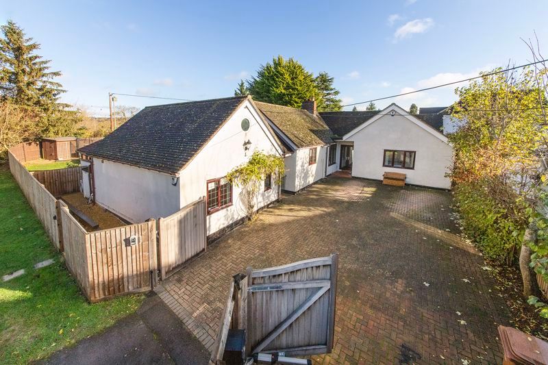 4 bed detached bungalow for sale in Lashford Lane, Dry Sandford