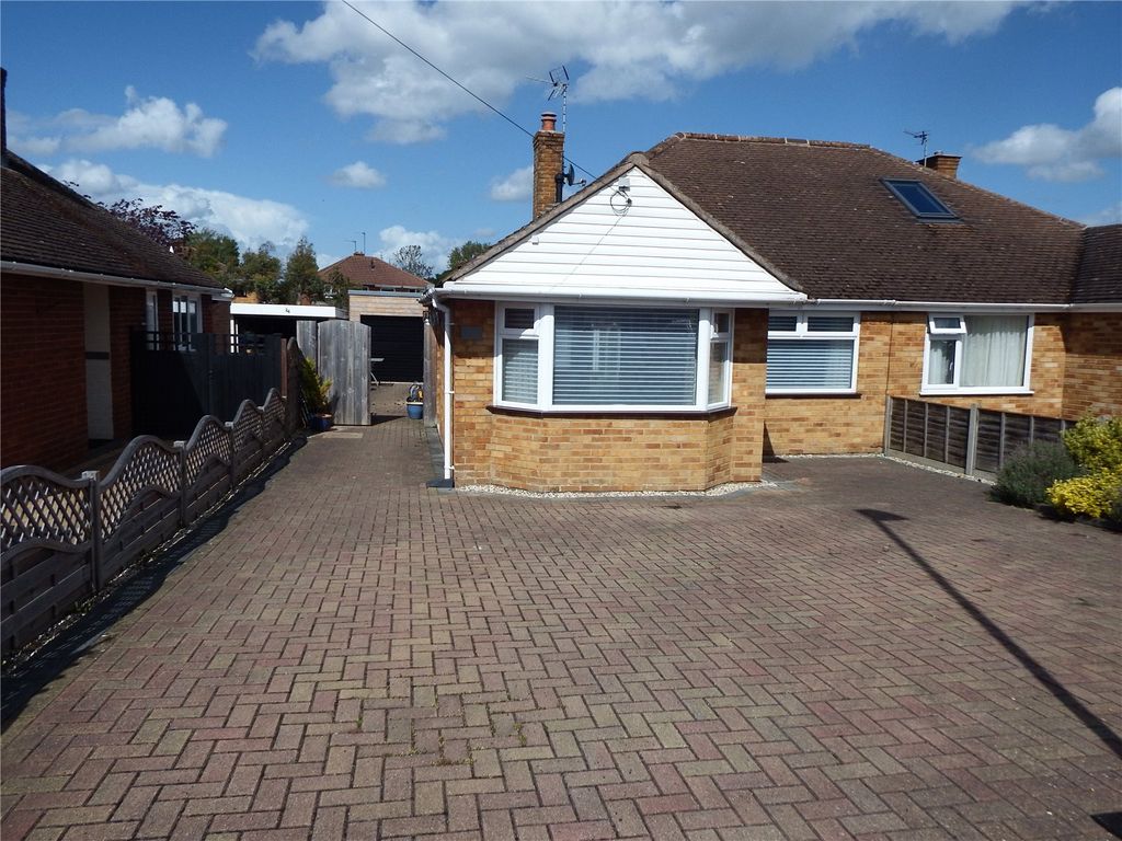 2 bed bungalow to rent in Norwich Drive, Warden Hill, Cheltenham