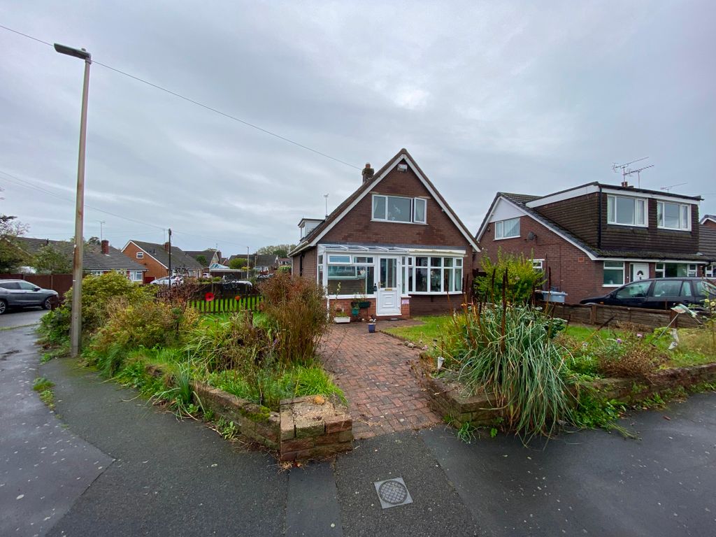 2 bed detached house for sale in Earls Road, Shavington, Crewe CW2, £