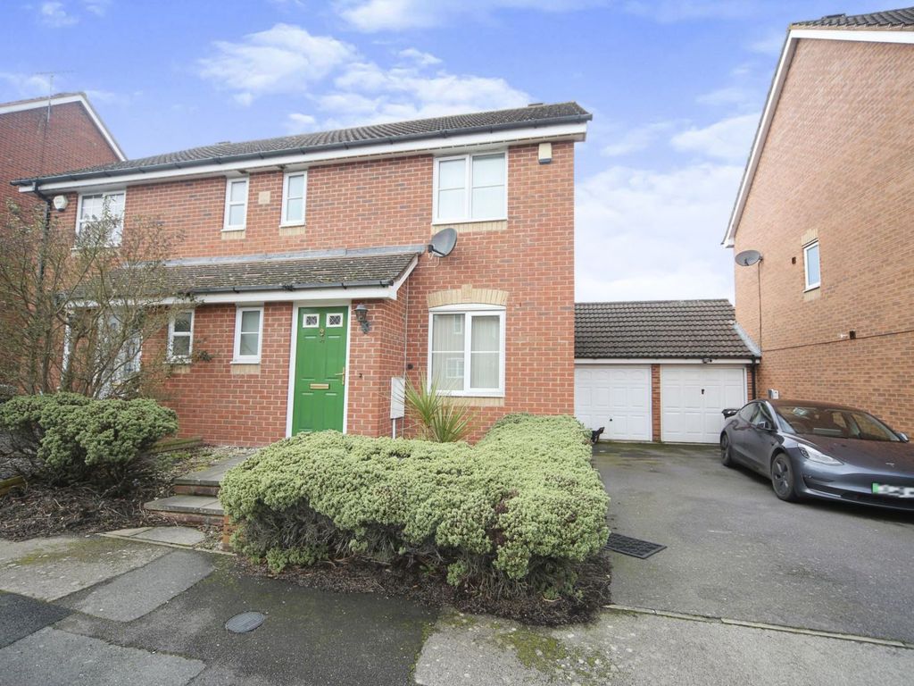 3 bed semidetached house for sale in Wheatcroft Close, Redditch B97