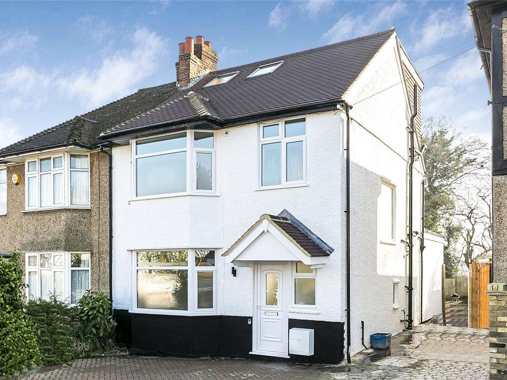 4 bed semidetached house for sale in Park Avenue, Potters Bar