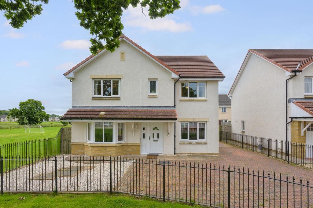 4 bed detached house for sale in Tern Crescent, Alloa FK10, £295,000