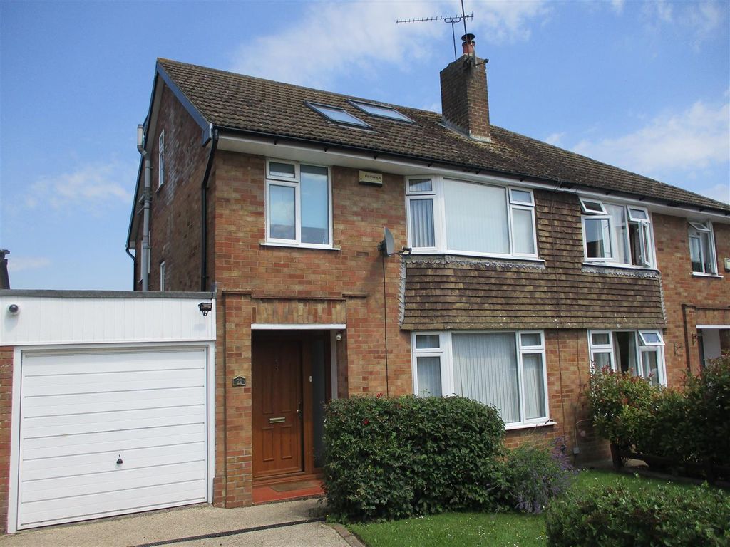4 bed semidetached house for sale in Knighton Road, Otford, Sevenoaks