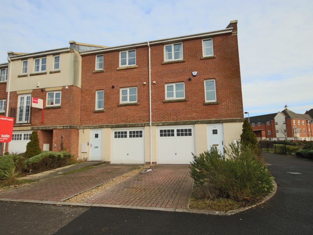 3 bed town house to rent in Perthshire Grove, Buckshaw Village, Chorley