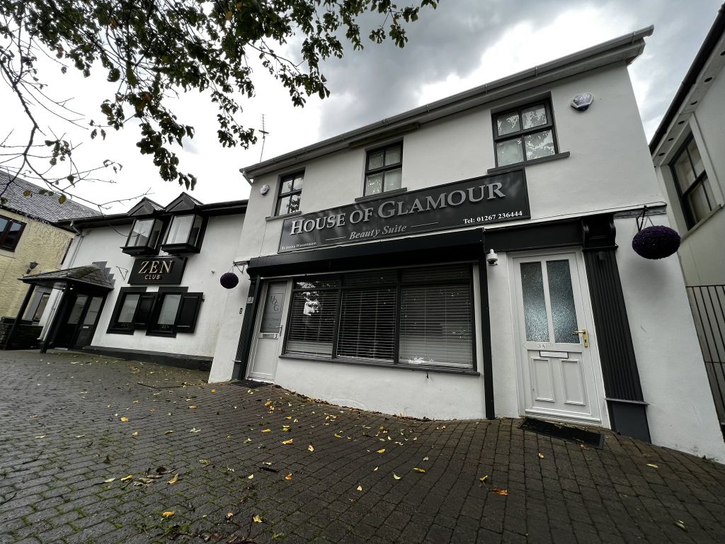 Commercial property to let in 3 Jacksons Lane, Carmarthen