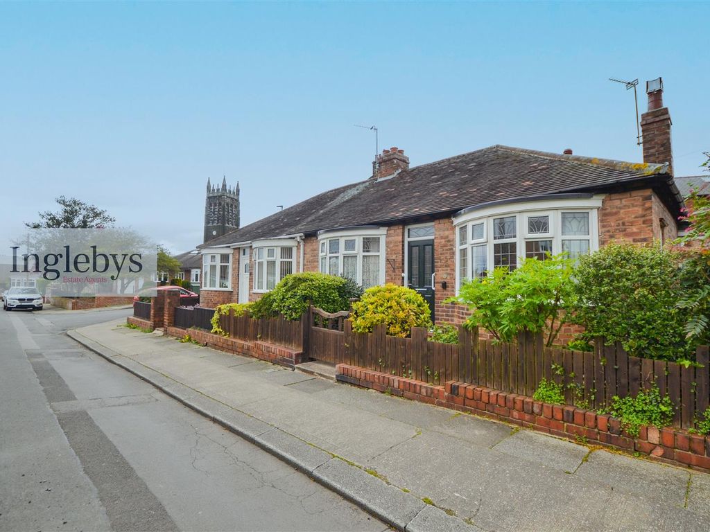 2 bed semidetached bungalow for sale in Princes Road, SaltburnByThe
