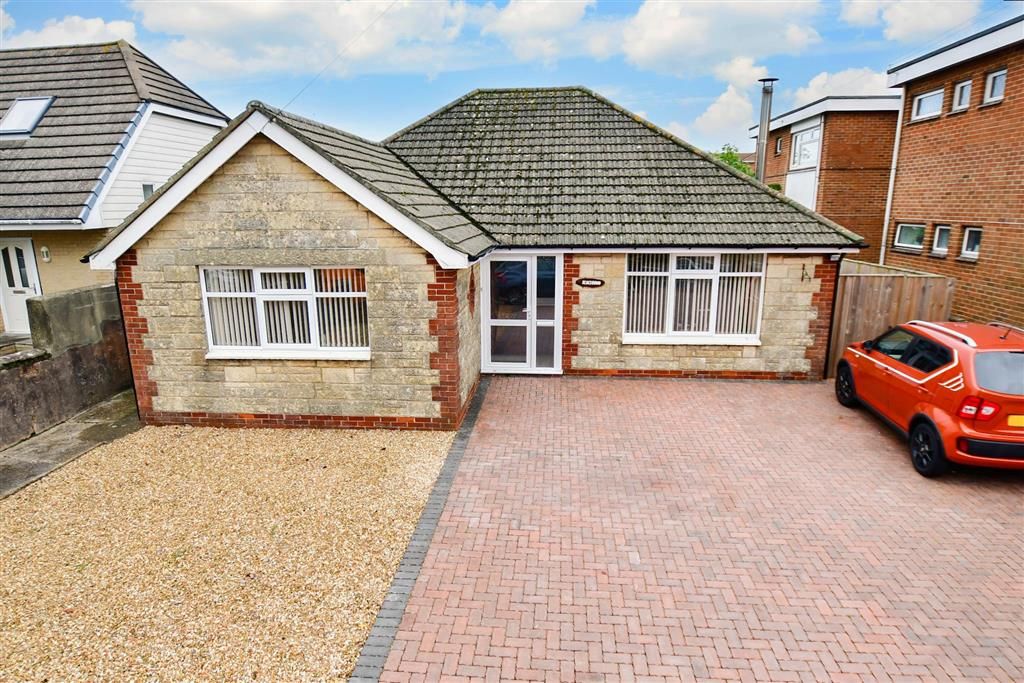 3 Bed Detached Bungalow For Sale In Avenue Road, Sandown, Isle Of Wight ...