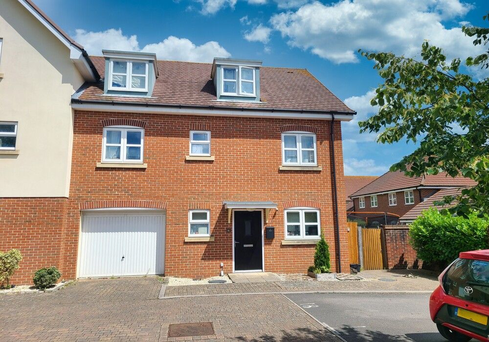 3 bed semidetached house for sale in The Mallards, Southampton SO40, £