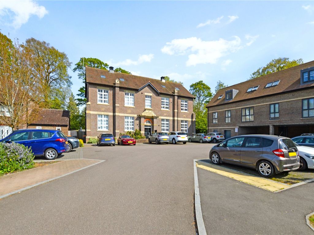 2 bed flat for sale in Frances Drive, Dunstable, Bedfordshire LU6 Zoopla
