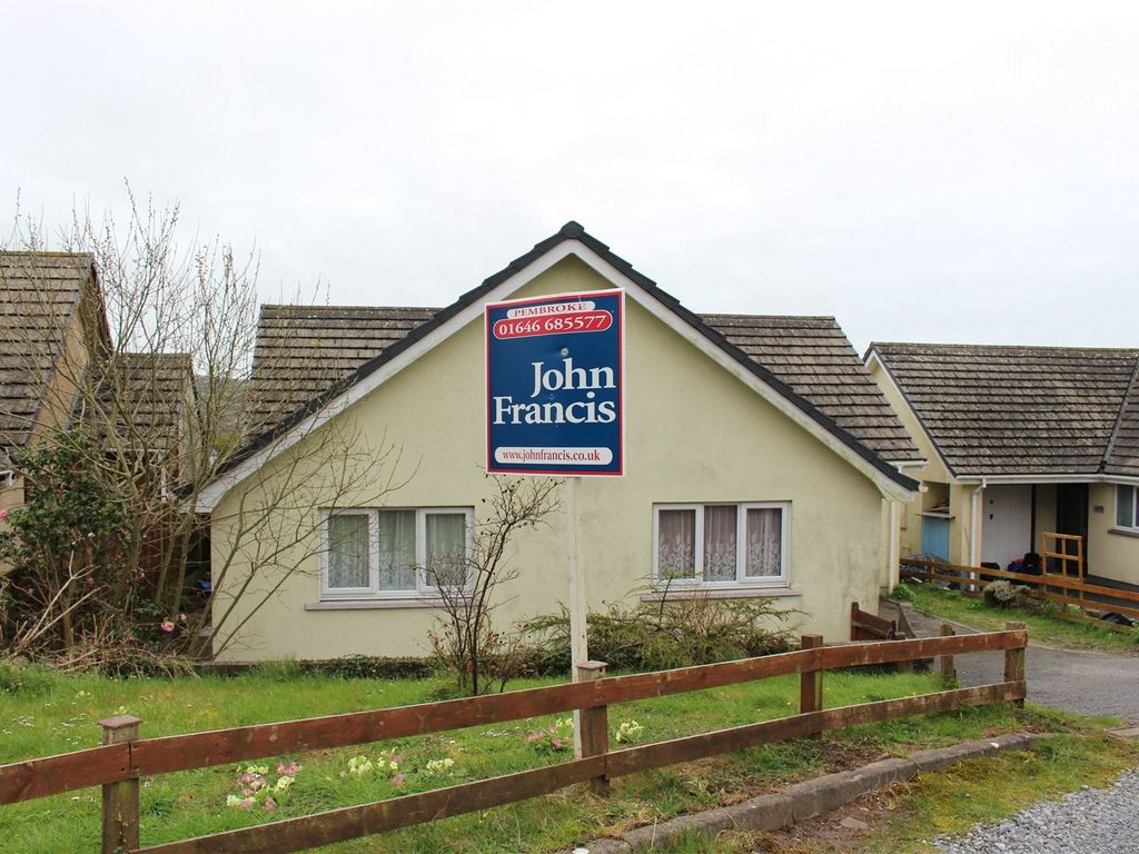 3 bed bungalow for sale in Gilgal Terrace, Pennar, Pembroke Dock, Pembrokeshire SA72 Zoopla