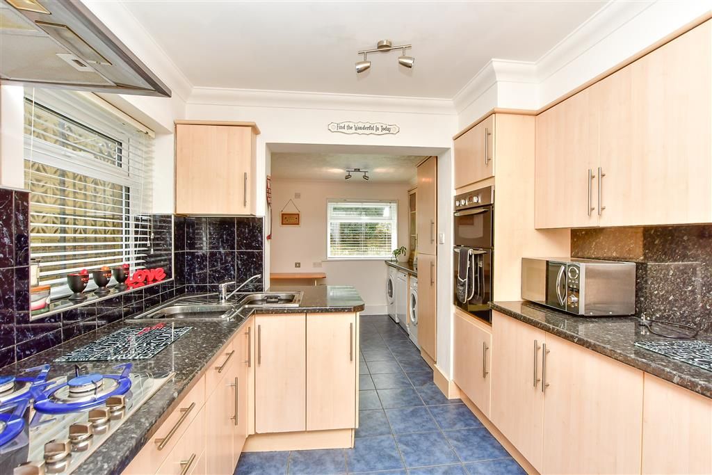 3 bed detached house for sale in Fairleas, Sittingbourne, Kent ME10, £350,000 Zoopla