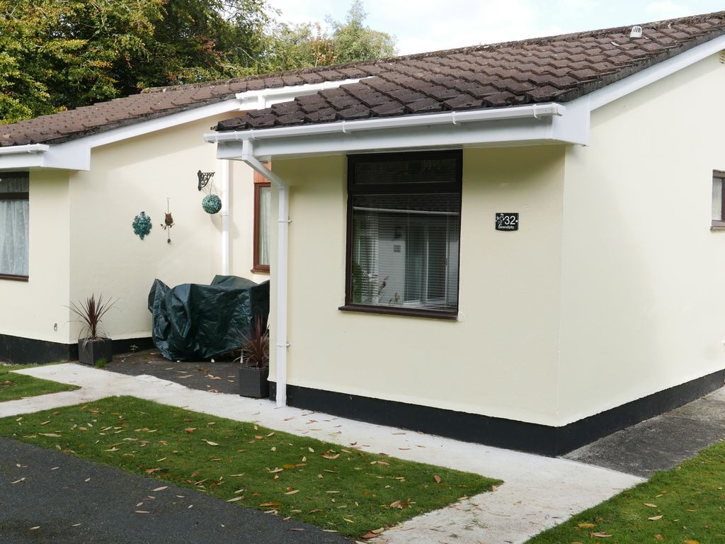 3 bed detached bungalow for sale in Rosecraddoc Lodge Holiday Bungalows, Liskeard, Cornwall PL14