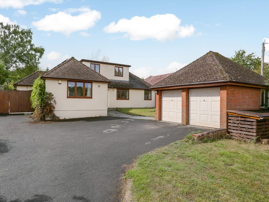 4 bed bungalow for sale in Tudor Way, Kings Worthy, Winchester