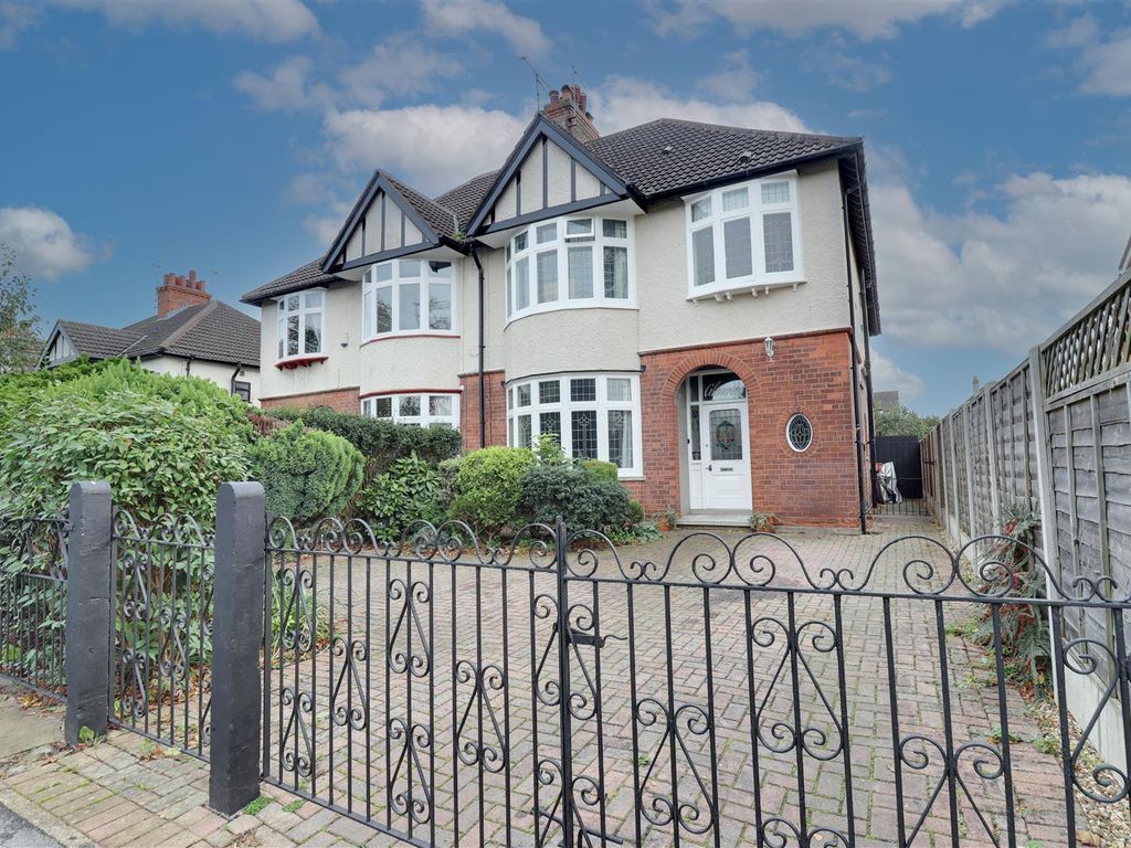 4 bed semidetached house for sale in Anlaby Road, Hull HU4, £325,000