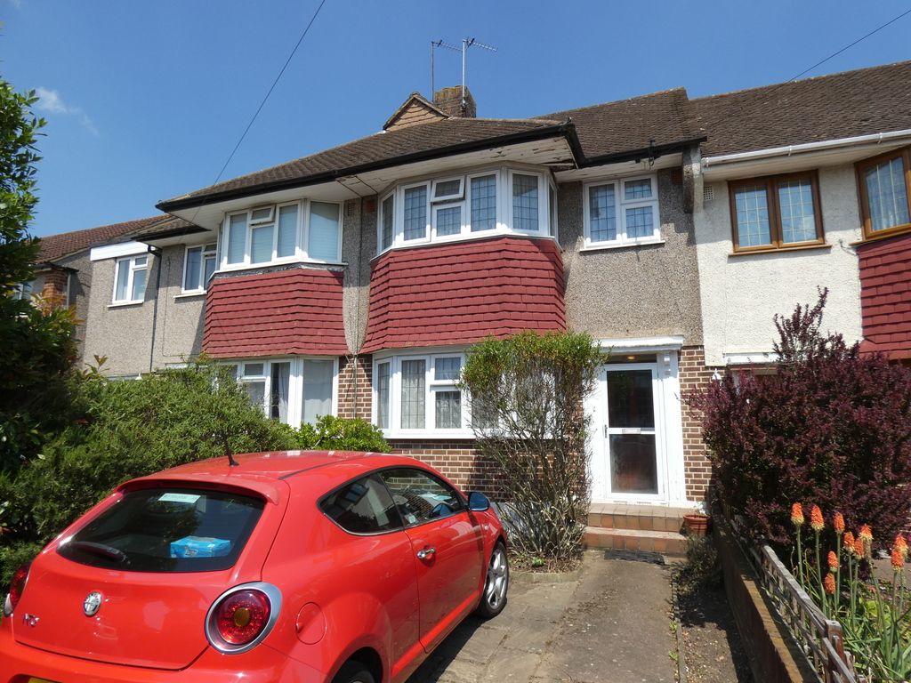 3 bed terraced house for sale in Lincoln Avenue, Twickenham TW2 Zoopla