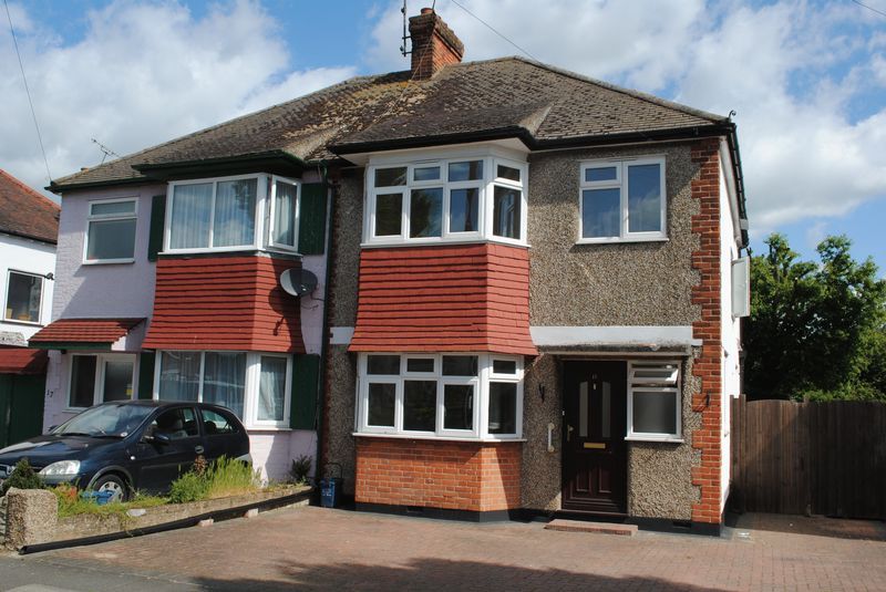 3 bed semidetached house to rent in Flemming Crescent, LeighOnSea SS9 Zoopla