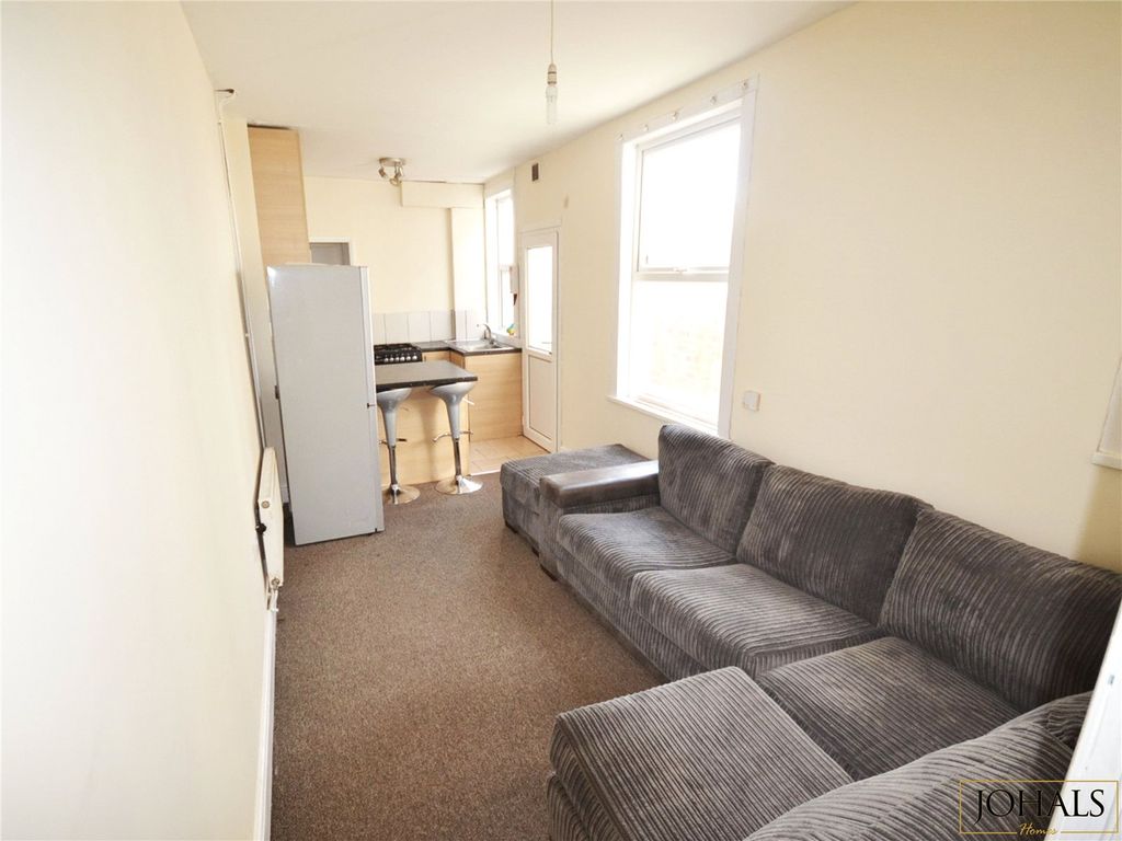4 bed terraced house for sale in Welford Road, Leicester
