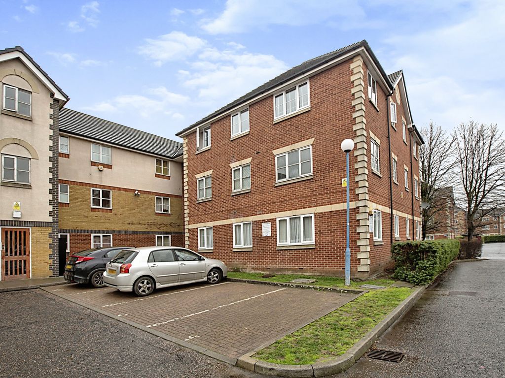 2 bed flat for sale in Wanderer Drive, Barking IG11 Zoopla
