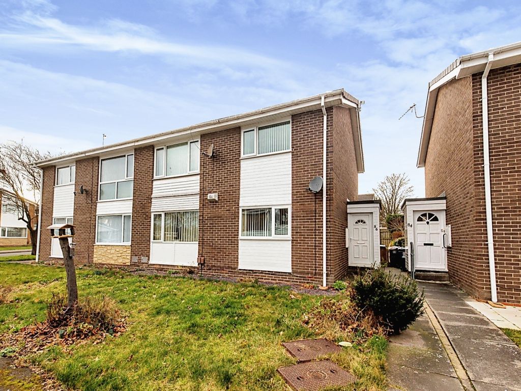 2 bed flat for sale in Dilston Close, Washington NE38, £60,000 Zoopla